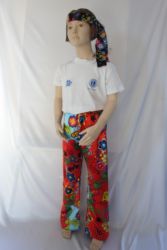 33 pantalons rouges
52 pantalons noirs
1 pantalon adulte
ref: 1006/2003 + 1143/2081 + 4152
