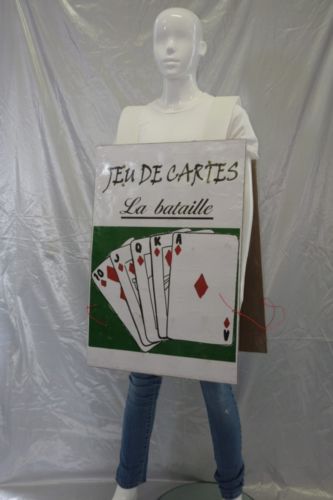 25 cartes,10 règles, 4 dés
pantalon non fourni
ref:4072