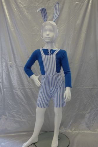 (vue de face)
37 costumes bleus (lignés ou unis)
32 costumes roses (lignés ou unis)
possibilité 3 bleus et 6 roses supplémentaires
ref: 0029 + 0037 ou 0042 + 4137